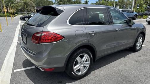 2014 Porsche Cayenne Platinum Edition