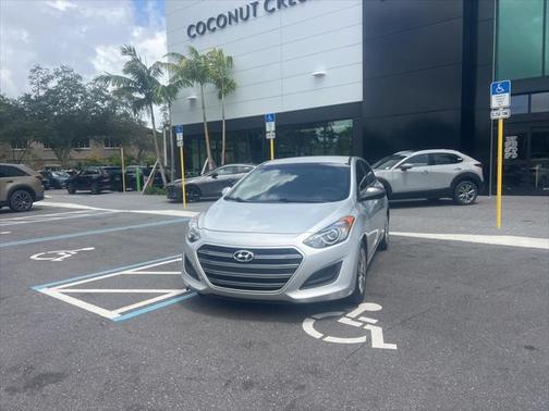 2017 Hyundai Elantra GT Base