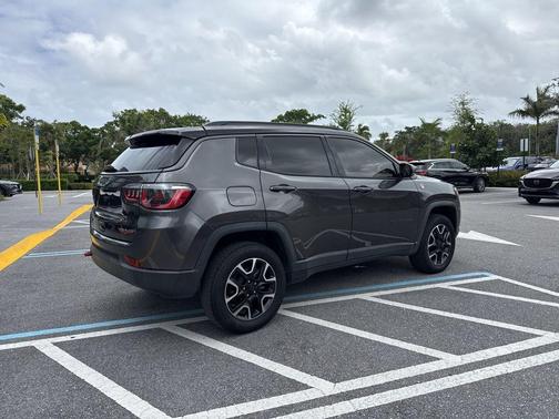 Granite Crystal Clearcoat Metallic 2020 Jeep Compass Trailhawk