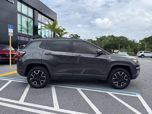 Granite Crystal Clearcoat Metallic 2020 Jeep Compass Trailhawk