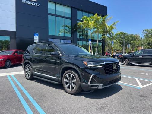 2025 Honda Pilot Touring 8-Passenger