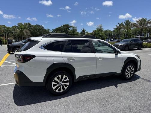 Crystal White Pearl 2024 Subaru Outback Premium