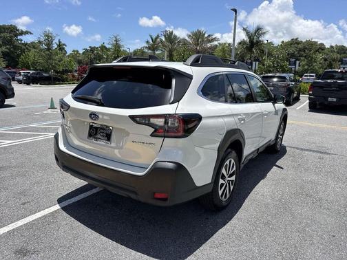 Crystal White Pearl 2024 Subaru Outback Premium