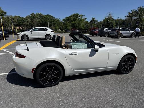 Snowflake White Pearl 2026 Mazda MX-5 Miata Grand Touring