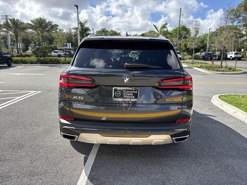 Dark Graphite Metallic 2022 BMW X5 sDrive40i