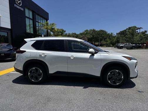 Everest White P 2024 Nissan Rogue SV
