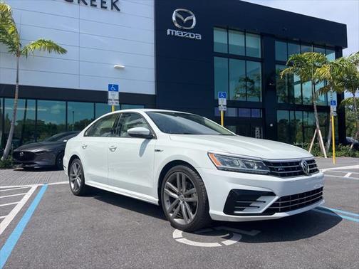 2018 Volkswagen Passat 2.0T R-Line