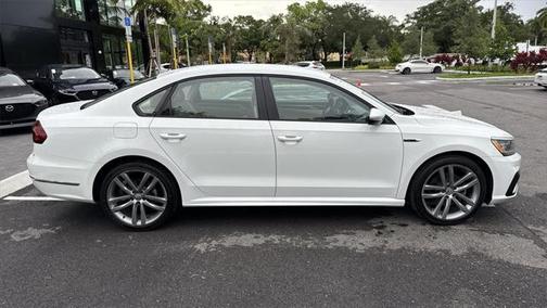 2018 Volkswagen Passat 2.0T R-Line