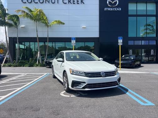 2018 Volkswagen Passat 2.0T R-Line