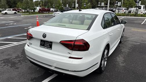 2018 Volkswagen Passat 2.0T R-Line