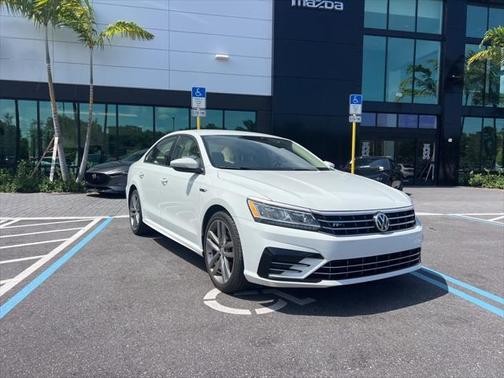 2018 Volkswagen Passat 2.0T R-Line