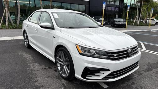 2018 Volkswagen Passat 2.0T R-Line