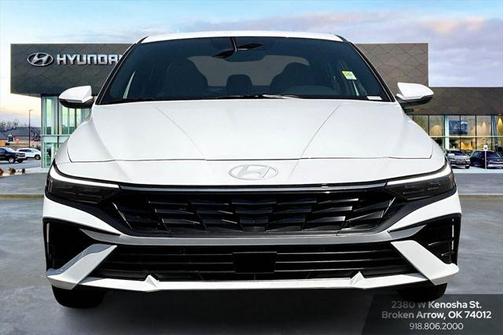 2025 Hyundai ELANTRA Limited