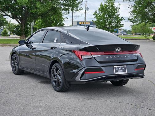 Abyss Black 2026 Hyundai ELANTRA Sport