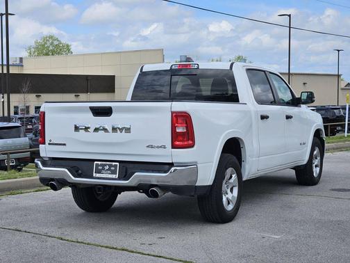 Bright White Clearcoat 2025 RAM 1500 Big Horn/Lone Star