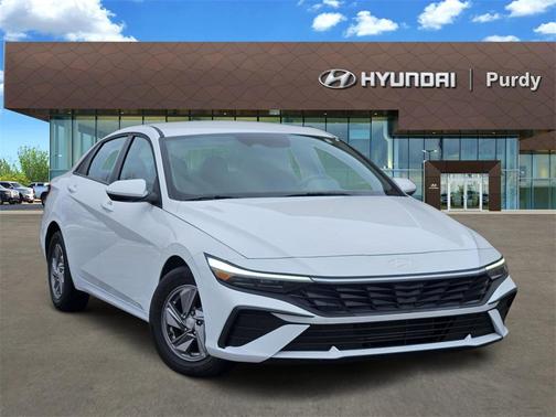 2025 Hyundai ELANTRA SE