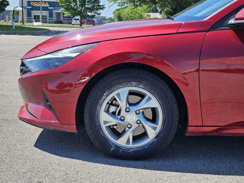Ultimate Red 2023 Hyundai ELANTRA SE