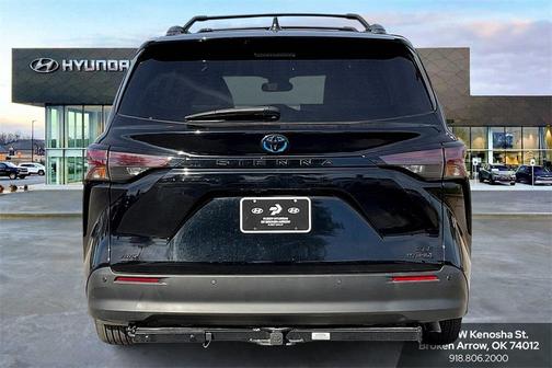 2024 Toyota Sienna Woodland Edition