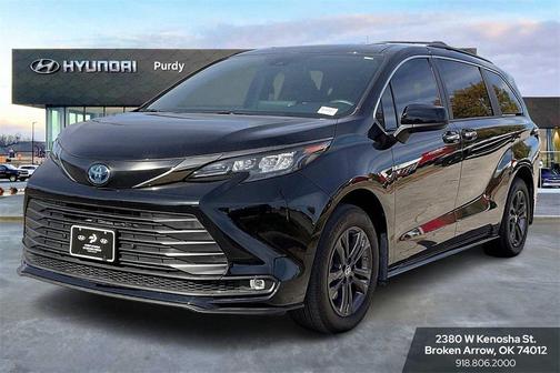 2024 Toyota Sienna Woodland Edition