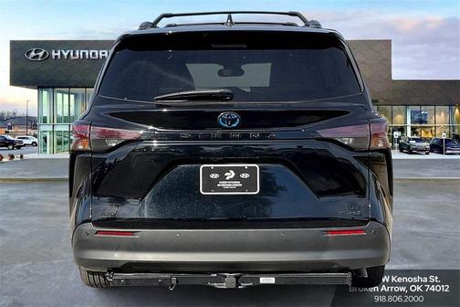 2024 Toyota Sienna Woodland Edition