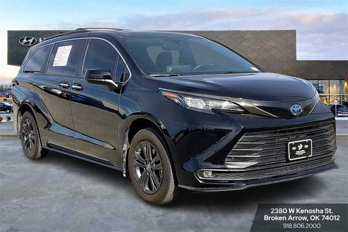 2024 Toyota Sienna Woodland Edition