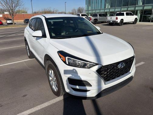 2021 Hyundai TUCSON SE