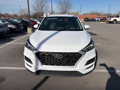 2021 Hyundai TUCSON SE