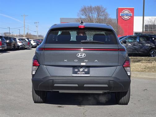 2026 Hyundai KONA SE