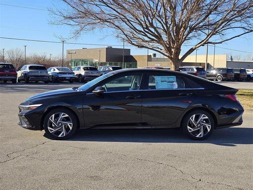 2025 Hyundai ELANTRA Limited