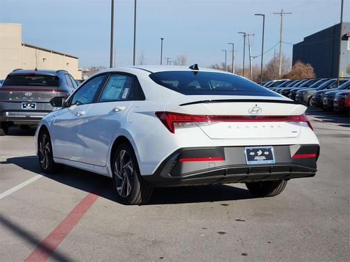 2025 Hyundai ELANTRA HEV SEL Sport