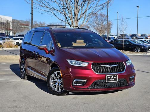 2022 Chrysler Pacifica L