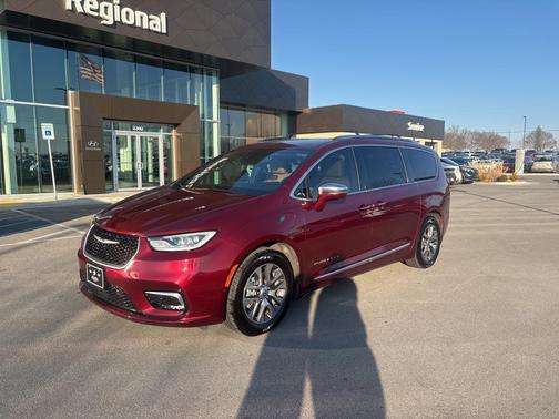 2022 Chrysler Pacifica L