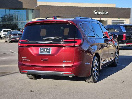 2022 Chrysler Pacifica L