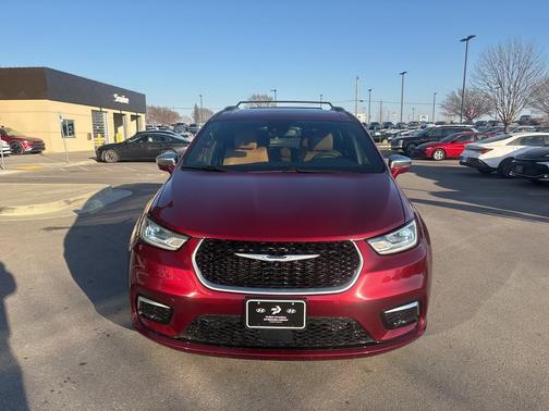 2022 Chrysler Pacifica L