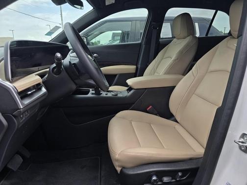 2025 Cadillac XT4 Premium Luxury