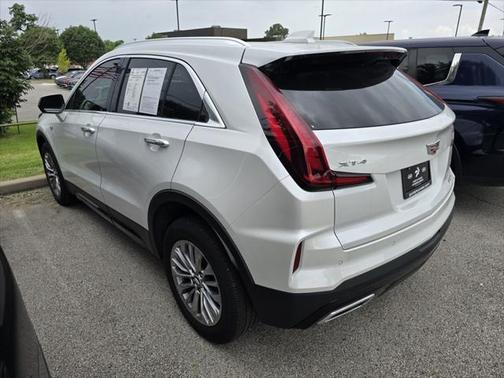 2025 Cadillac XT4 Premium Luxury