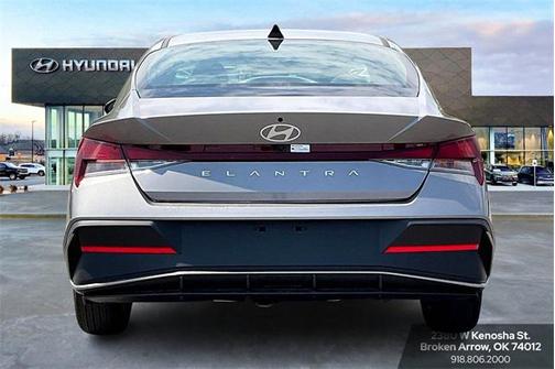 2024 Hyundai ELANTRA SEL