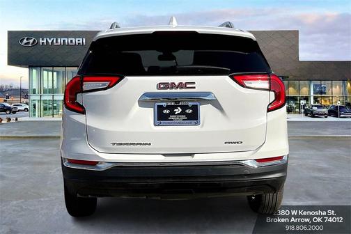 2023 GMC Terrain SLT