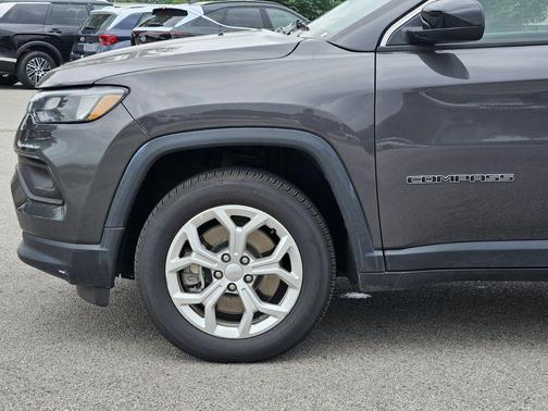 Baltic Gray Metallic Clearcoat 2024 Jeep Compass Latitude