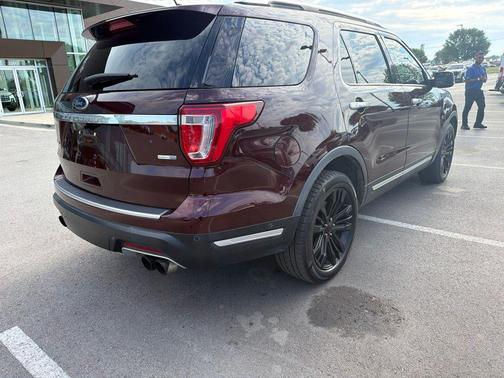 Burgundy 2018 Ford Explorer Platinum