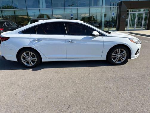 Quartz White Pearl 2019 Hyundai SONATA Limited