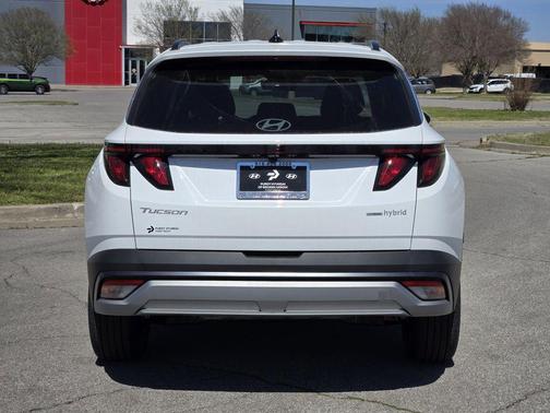 2026 Hyundai TUCSON Hybrid SEL