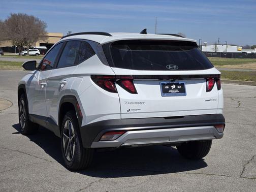 2026 Hyundai TUCSON Hybrid SEL