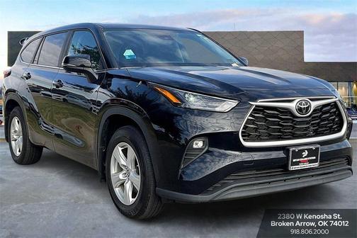 2024 Toyota Highlander LE