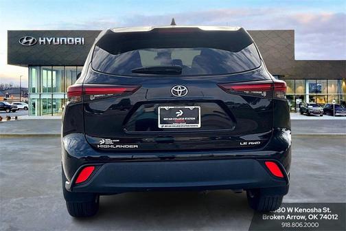 2024 Toyota Highlander LE