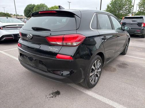 Black Noir Pearl 2018 Hyundai Elantra GT Base