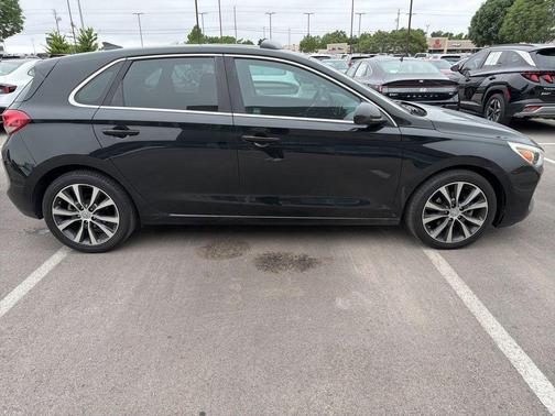 Black Noir Pearl 2018 Hyundai Elantra GT Base