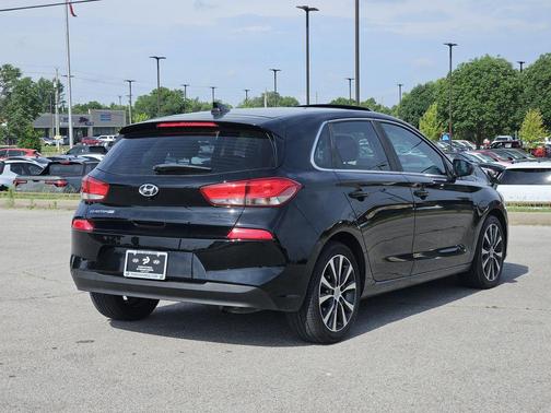 Black Noir Pearl 2018 Hyundai Elantra GT Base
