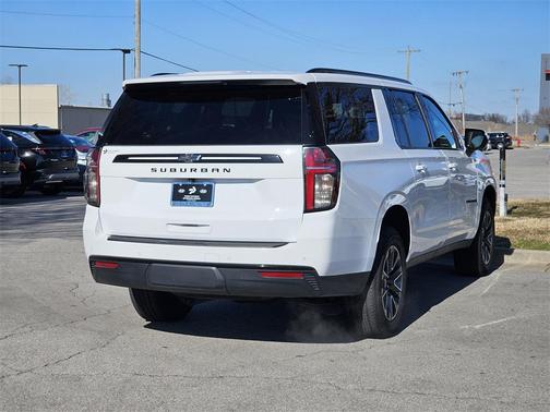 2023 Chevrolet Suburban 4WD Z71