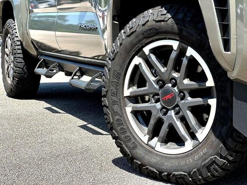 Bronze 2026 Toyota Tacoma TRD Sport